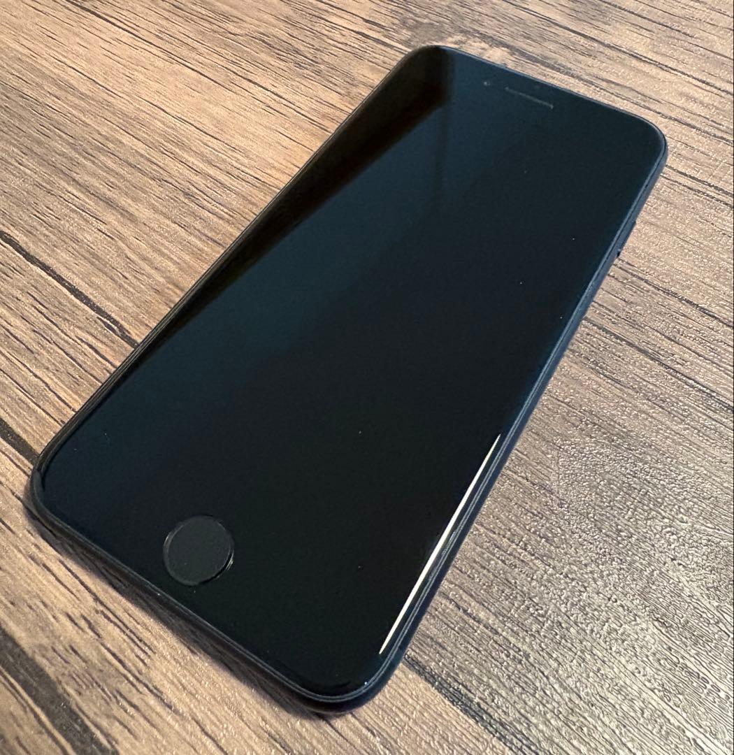 Apple iPhone SE(第3世代) 64GB