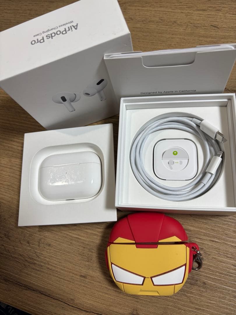 AirPods Pro 本体/充電器/アイアンマンケース付