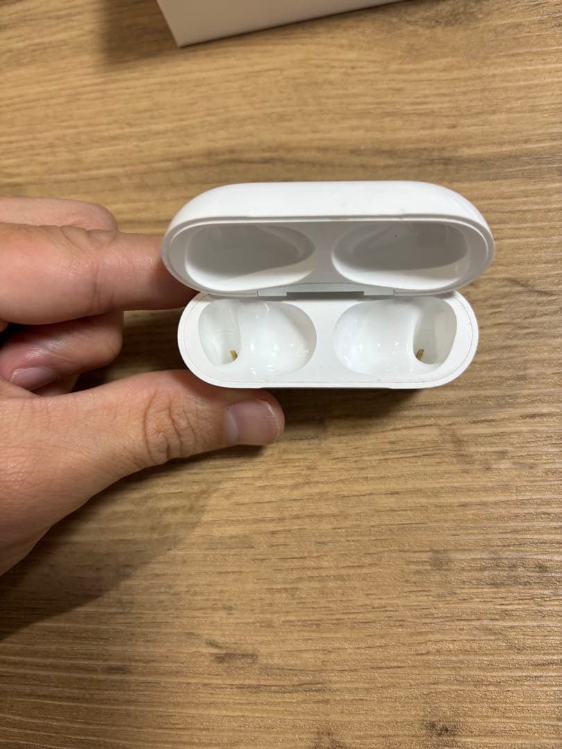 AirPods Pro 本体/充電器/アイアンマンケース付