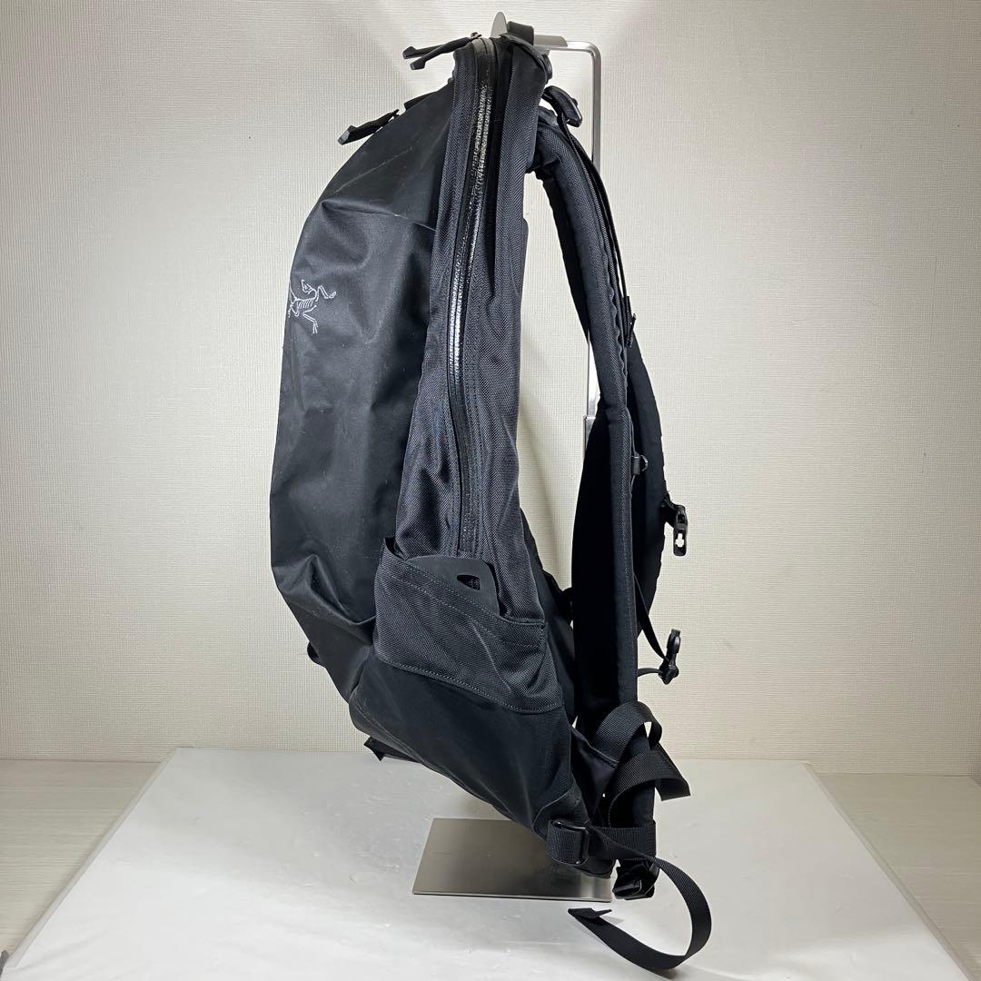 アークテリクス Arro 22 Stealth Black