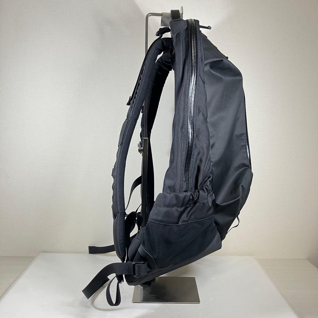 アークテリクス Arro 22 Stealth Black