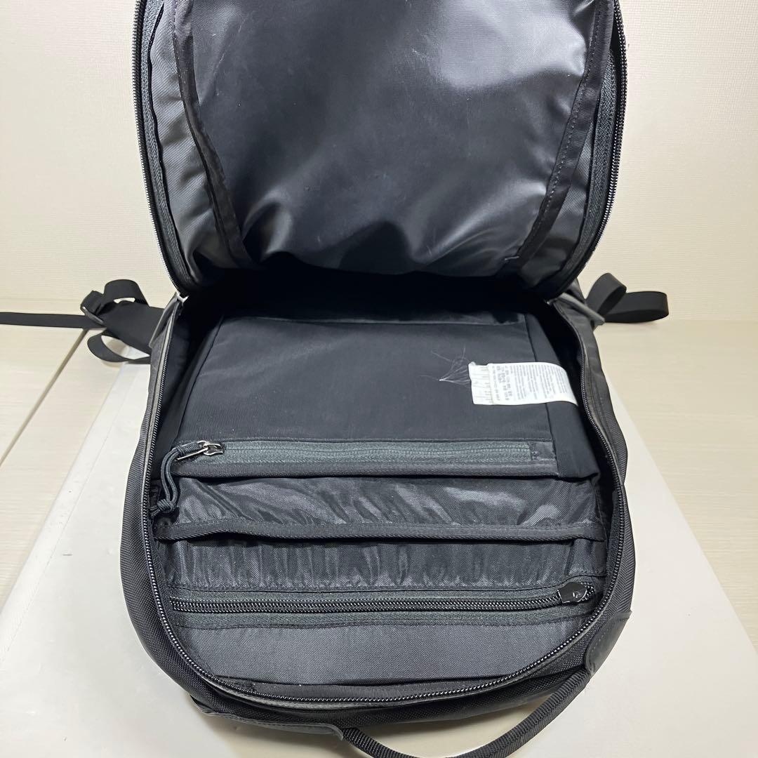 アークテリクス Arro 22 Stealth Black