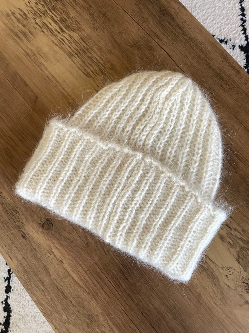 LOEWE アイボリー ロゴ入りモヘア風ニット帽 新品プレゼントにショッパー付き