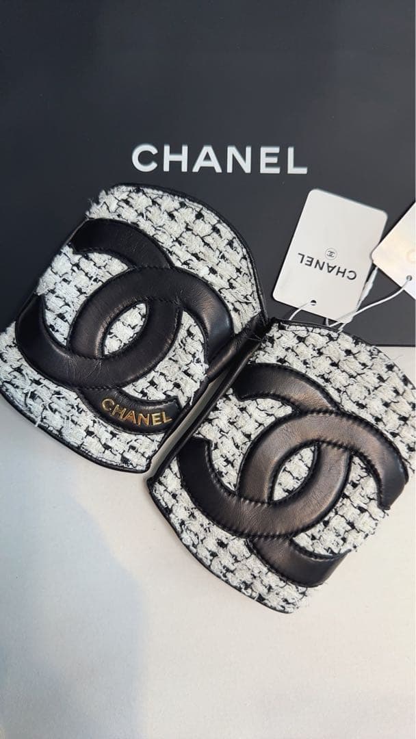 CHANELフィンガーレスグローブ未使用