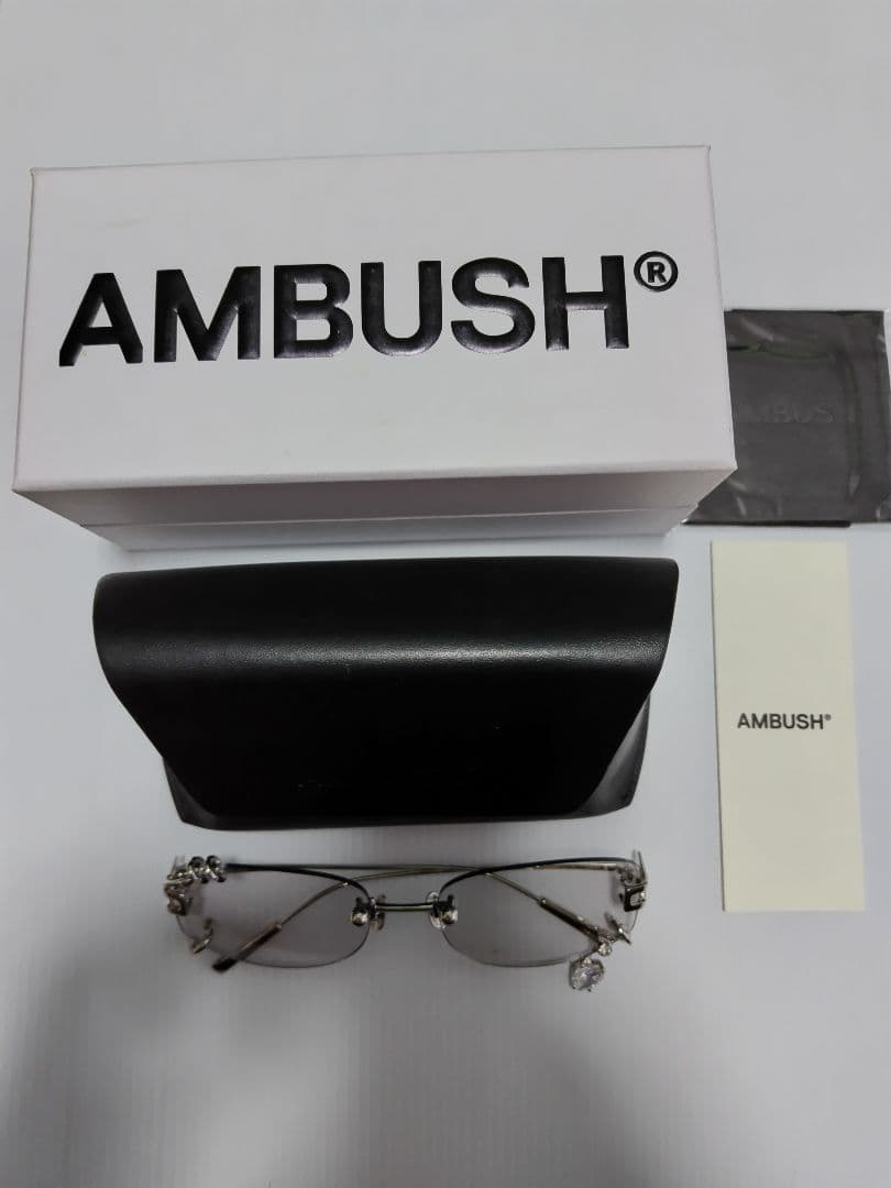 AMBUSH　リムレス　ピアスサングラス