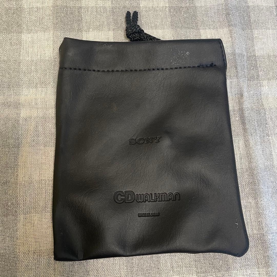 現状品 SONY D-82 Walkman 8cm CD専用コンパクトプレーヤー