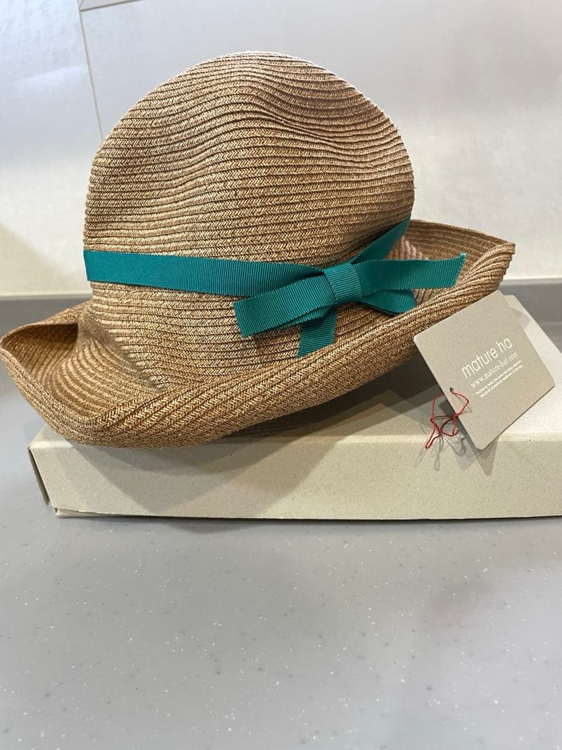 【超美品】mature ha 麦わら帽子 ベージュ系　ターコイズリボン