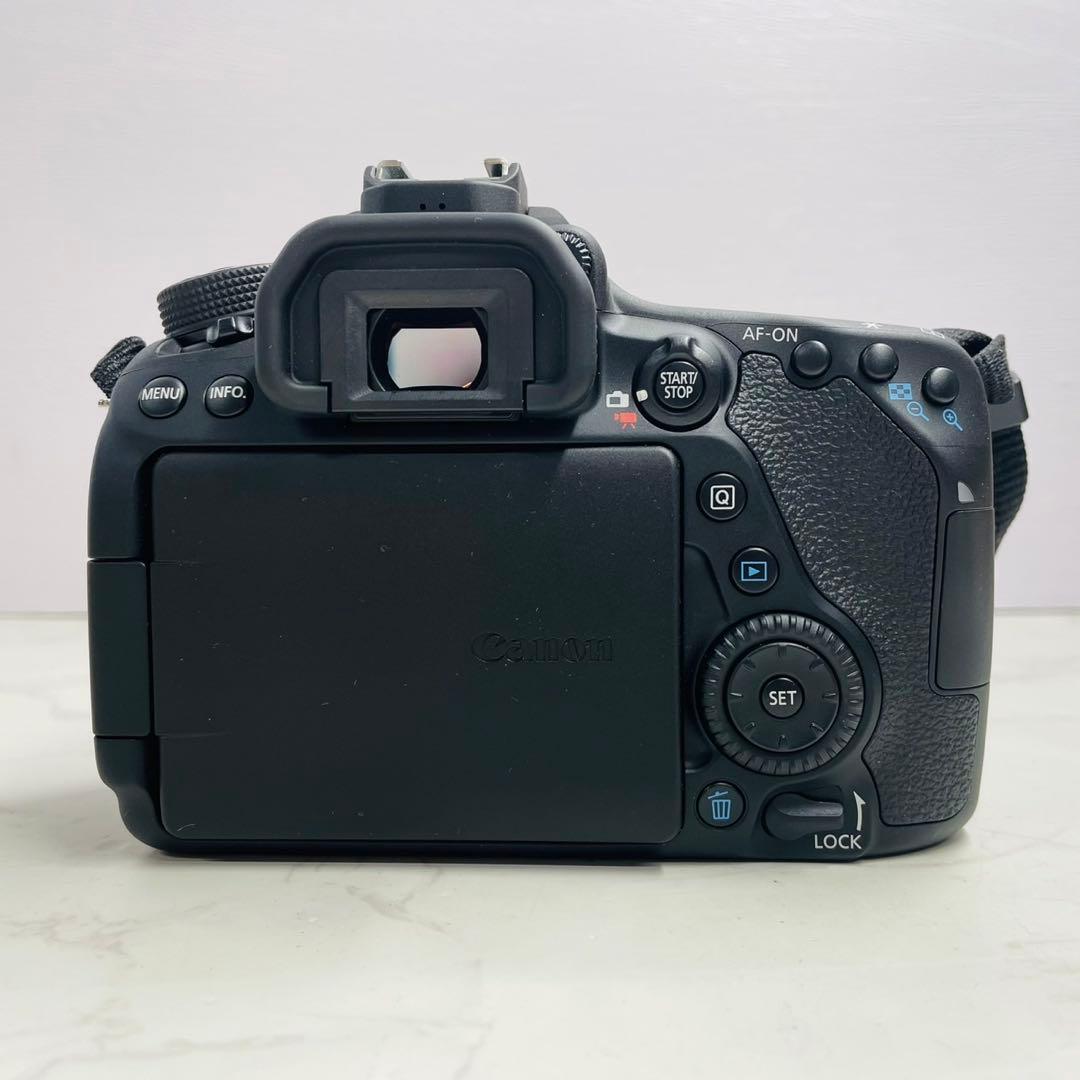 Canon EOS 80D ショット数126枚 デジタル一眼レフ WW8003