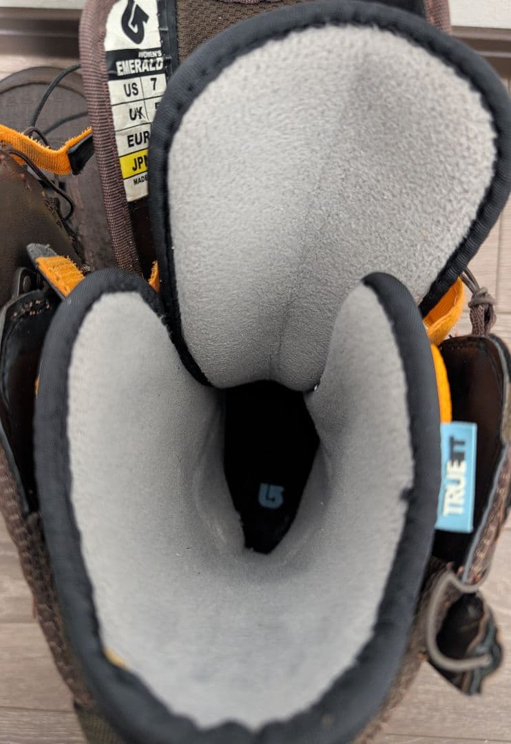 ブラウン スノーボードブーツ 女性用　バートン　エメラルド　BURTON