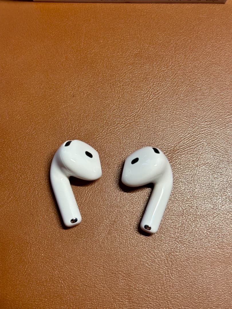 Apple AirPods 第4世代
