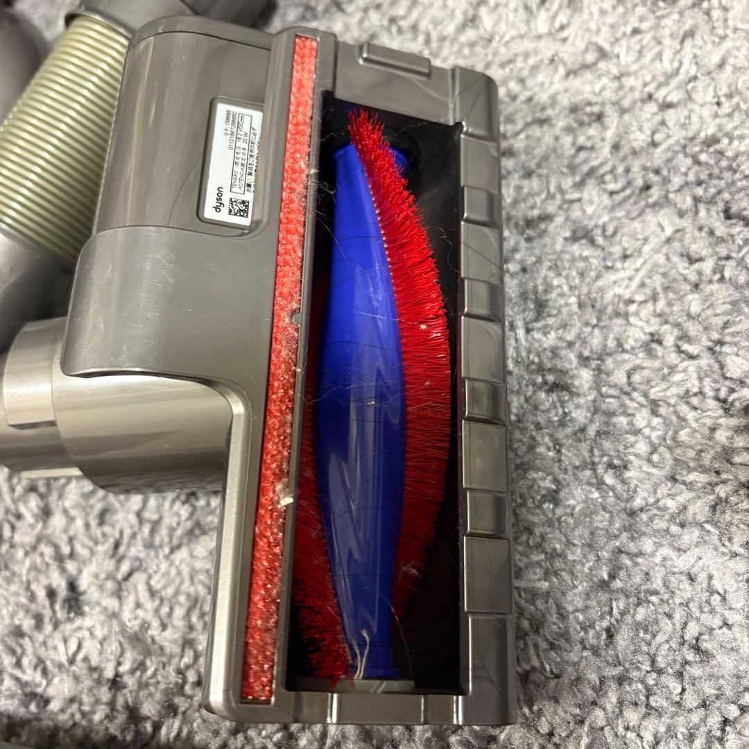 Dyson v8 fluffy+ 本体 各種アタッチメント付き