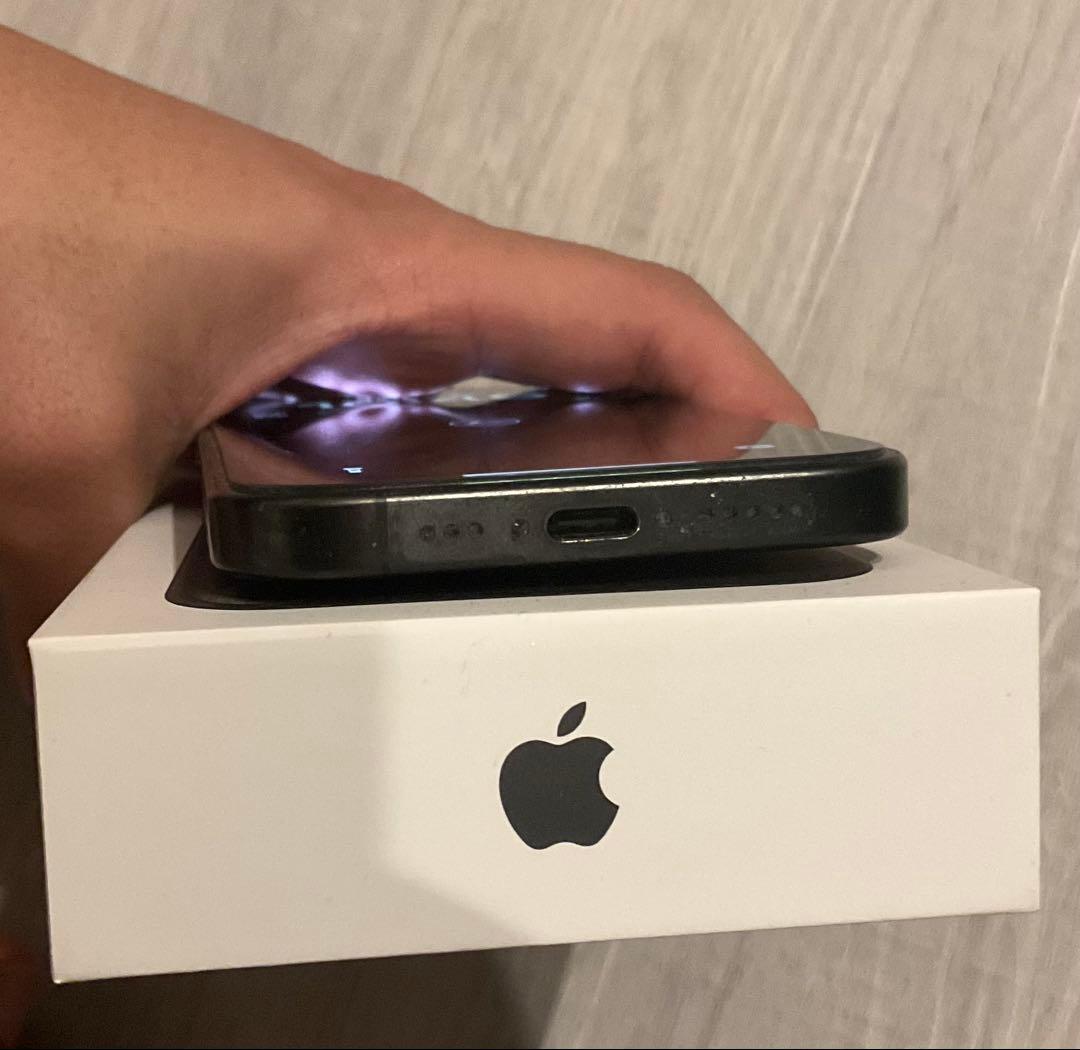 付属付きiPhone 15Pro ブラックチタニウム256GB SIMフリー