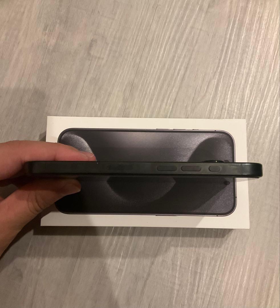 付属付きiPhone 15Pro ブラックチタニウム256GB SIMフリー