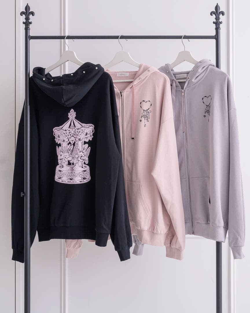 pium ピンクパーカー 完売品