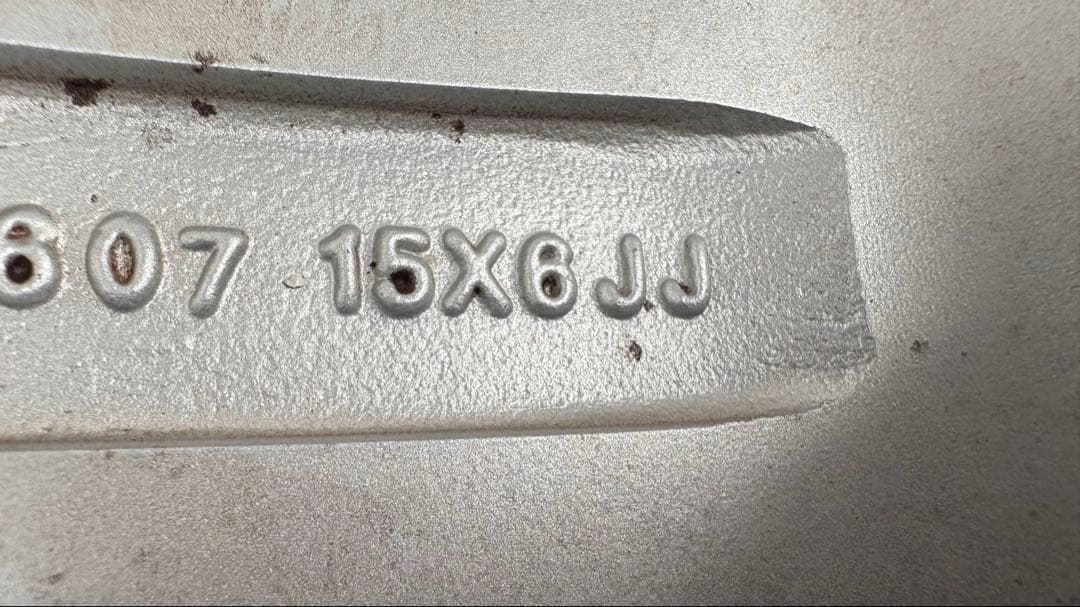 DUKE15インチ社外アルミホイール15Ｘ6.0J PCD100４本のみ販売です