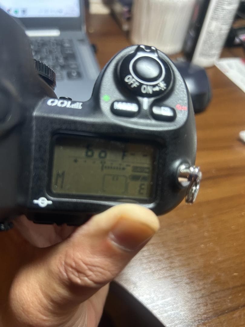 ニコン　Nikon F100 フィルムカメラボディ①