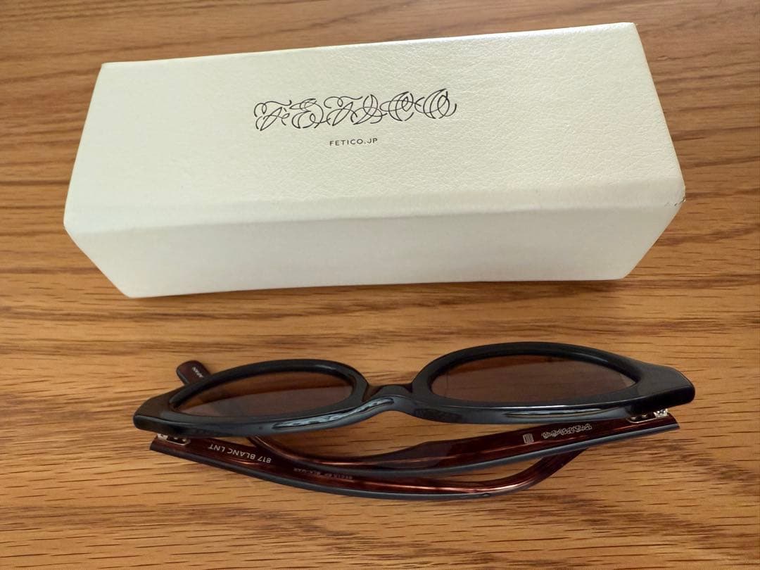 fetico blanc サングラス