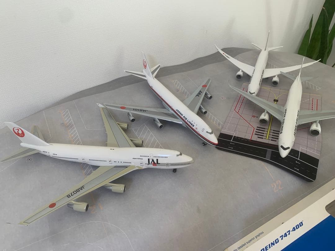 ＥＨＡ調達部‼️ホーガン製２機訳あり商品(ＪＡＬ／７４４＆ＣＯ塗装ＵＡ７４４