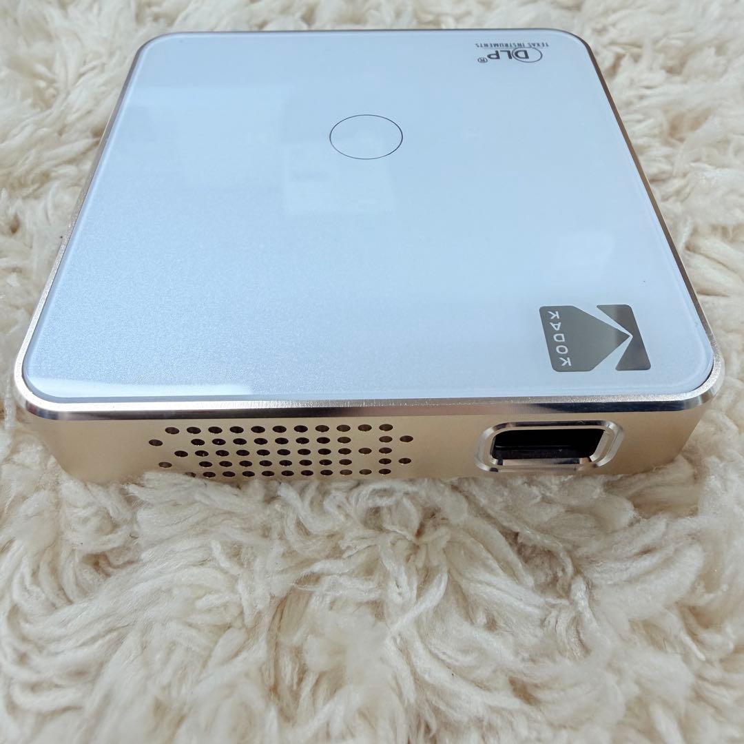 新品 Kodak Luma 75 ポケットプロジェクター HDMI　コダック