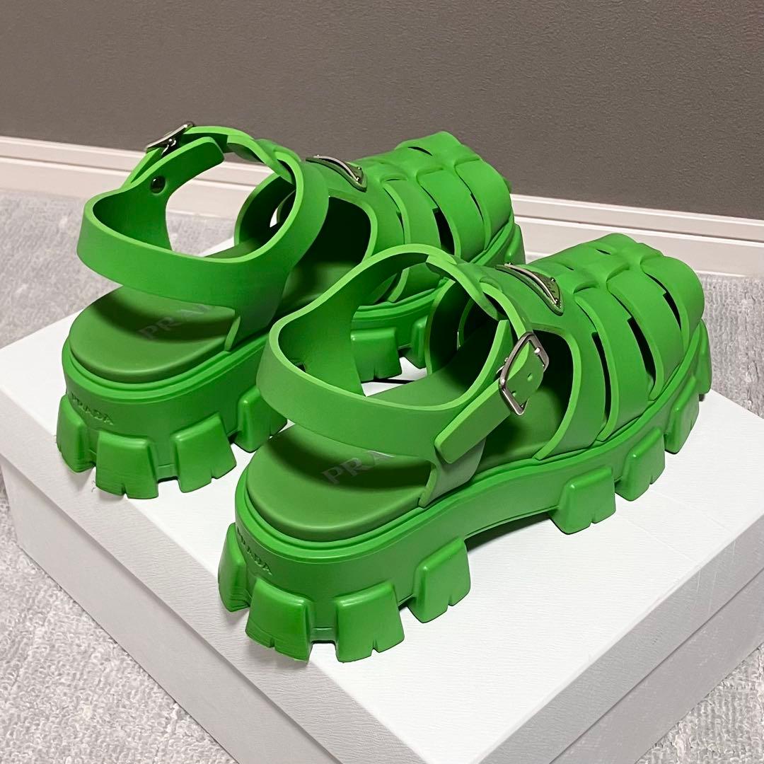 25SS！プラダ［モノリス］箱付き　サンダル　厚底　ラバー　メンズ　サイズ8