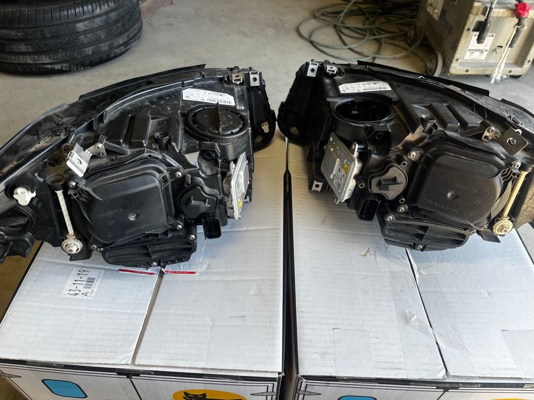  F10 ヘッドライト左右