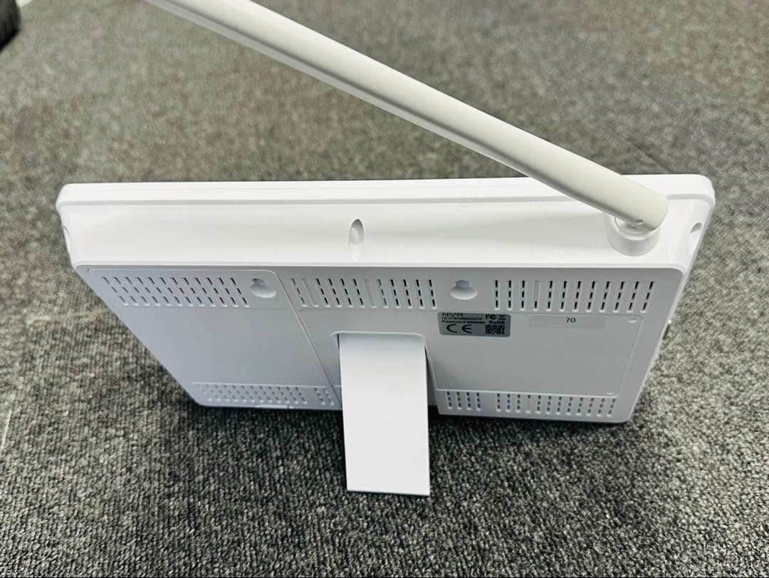 最新ワイヤレス防犯カメラ8台セット500万画素タッチパネル1TB HDD内蔵付き