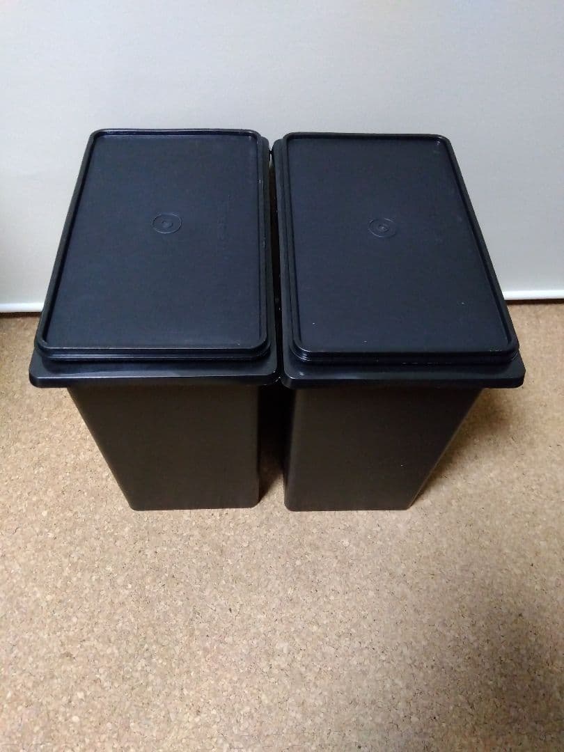 タッパーウェア 10キロキーパー 米びつ 2個
