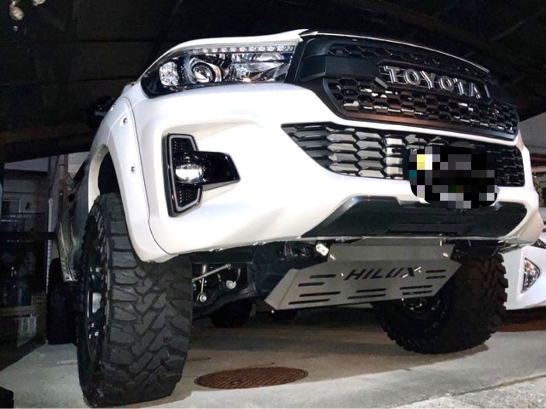 ラスト1枚 ハイラックス GUN125 スキッドプレート