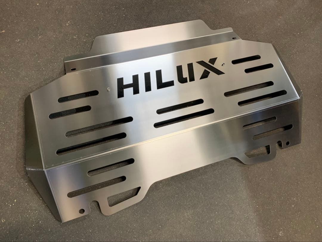 ラスト1枚 ハイラックス GUN125 スキッドプレート