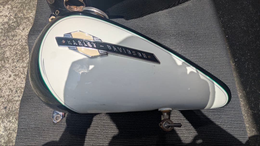 ショベル　FLH　分割フュエルタンク