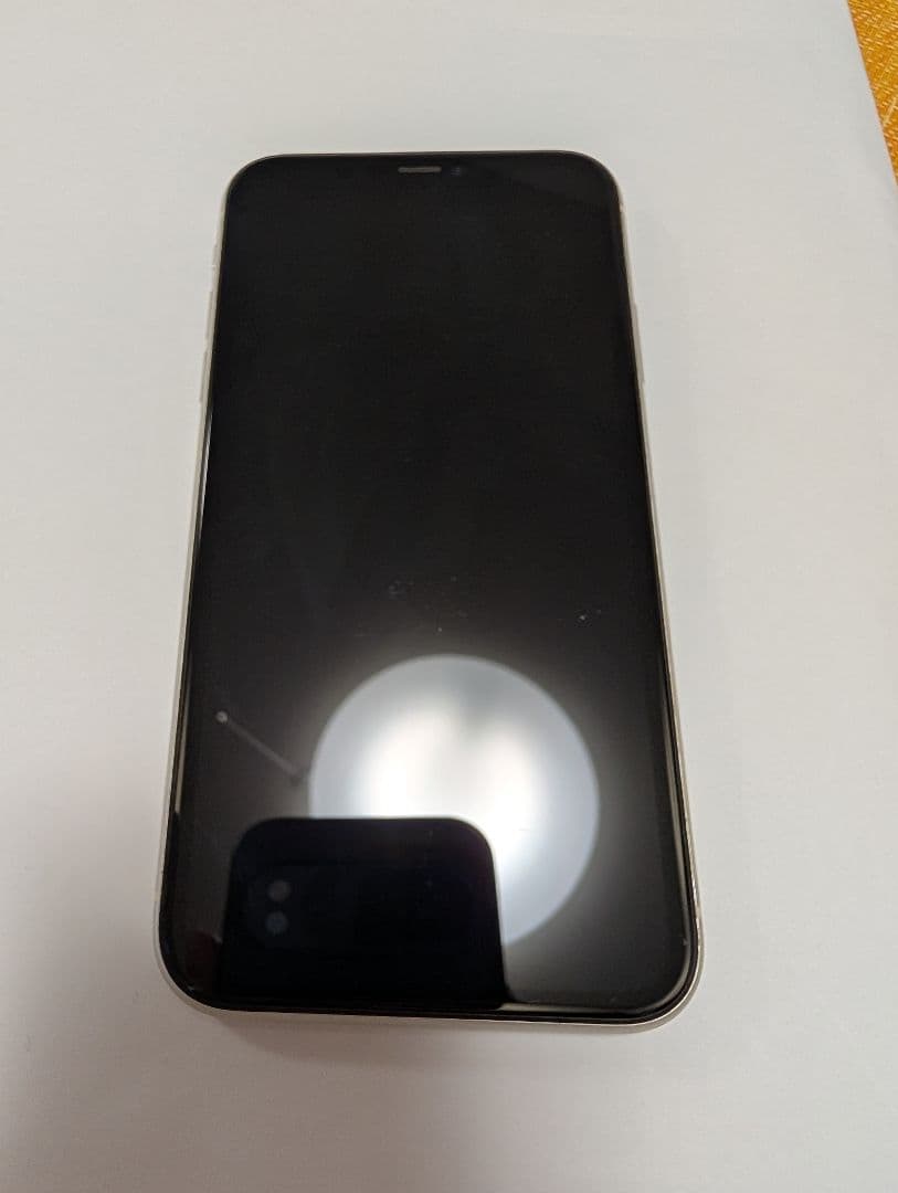 iPhone11　64GB ホワイト