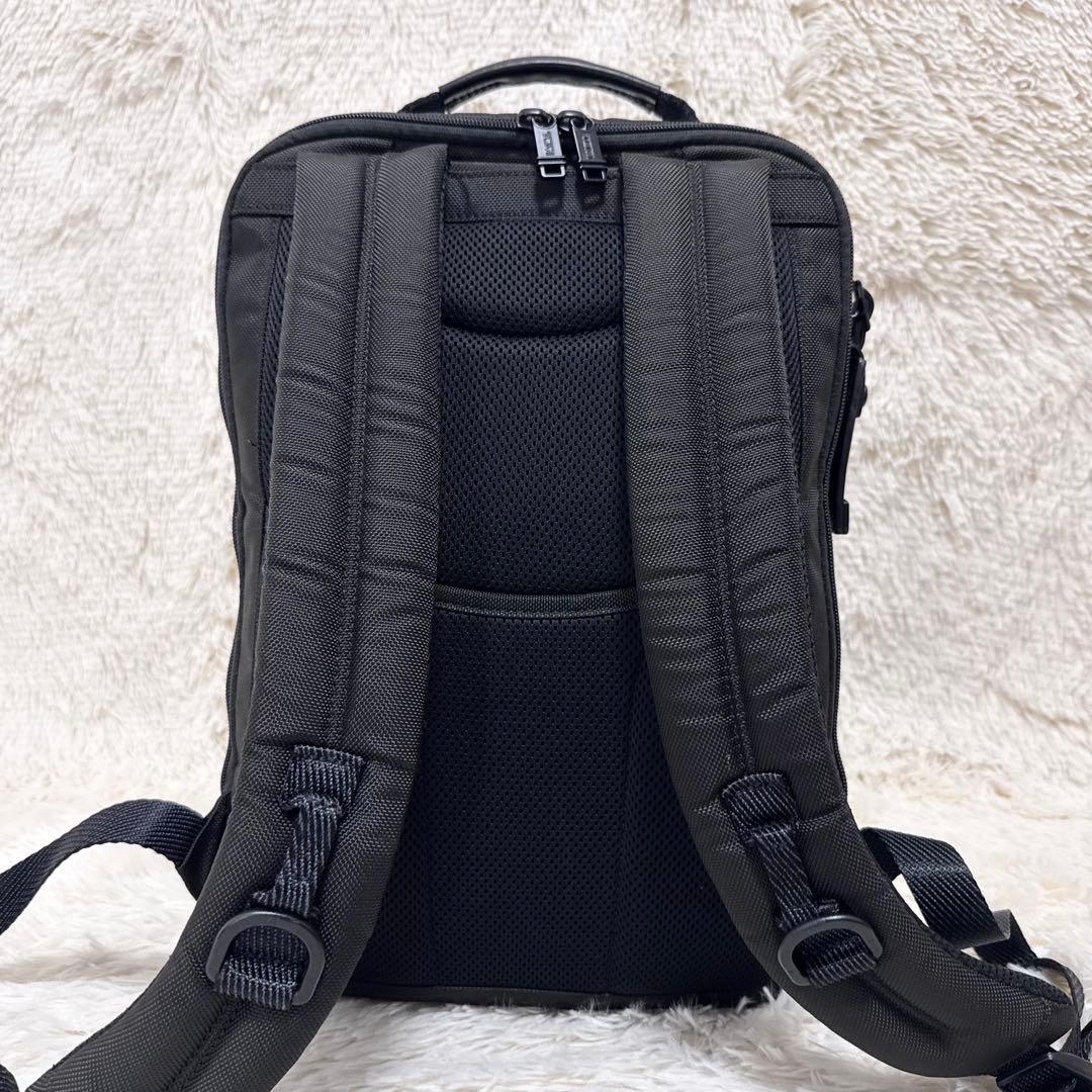 美品 トゥミ デイヴィス アルファブラボー ビジネスリュック レザー 黒