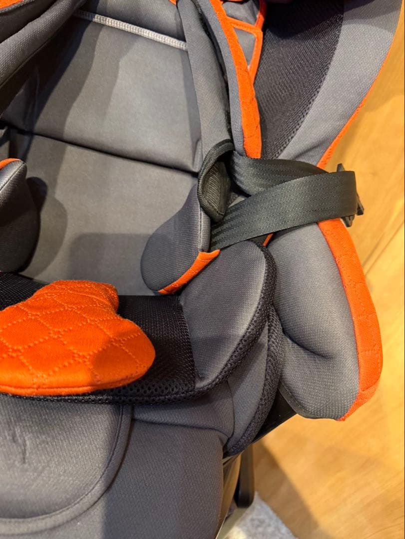 最終価格！アップリカ　フラディアグロウISO　 プレミアム　ISOFIX