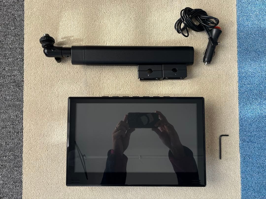 大画面11.6リアモニター　センターヘッドレスト