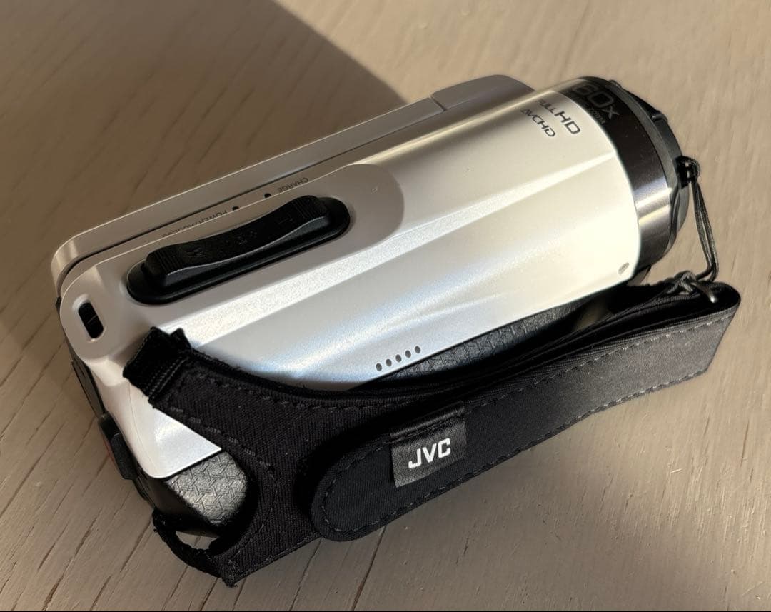 JVC Everio エブリオ　ハンディカメラ　GZ-F270-W　耐衝撃・低温