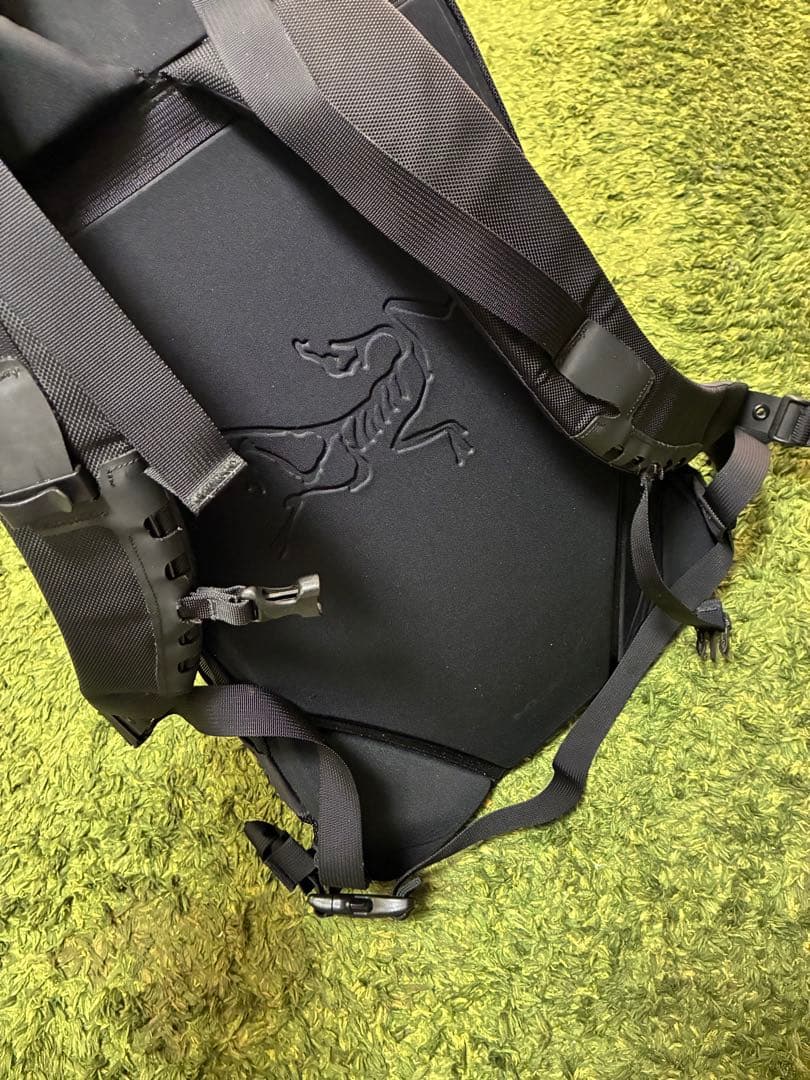 【大人気】ARC'TERYX ブラックバックパックアークテリクス　リュック