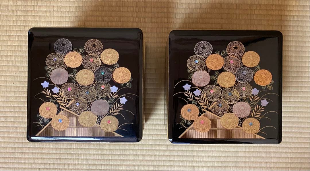 漆器 重箱 4段 菊蒔絵　エコメルカリ便指定して下さい。