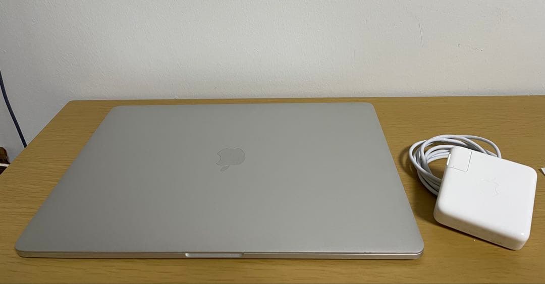 『美品』 MacBook Pro 15インチ 充電回数６回、99%大容量1TB