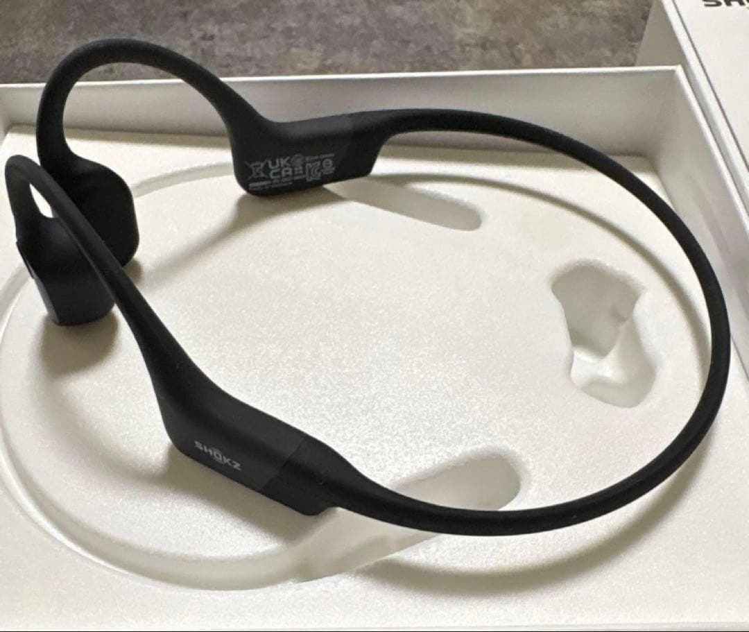 【美品】SHOKZ OPENRUN 骨伝導イヤホン ブラック