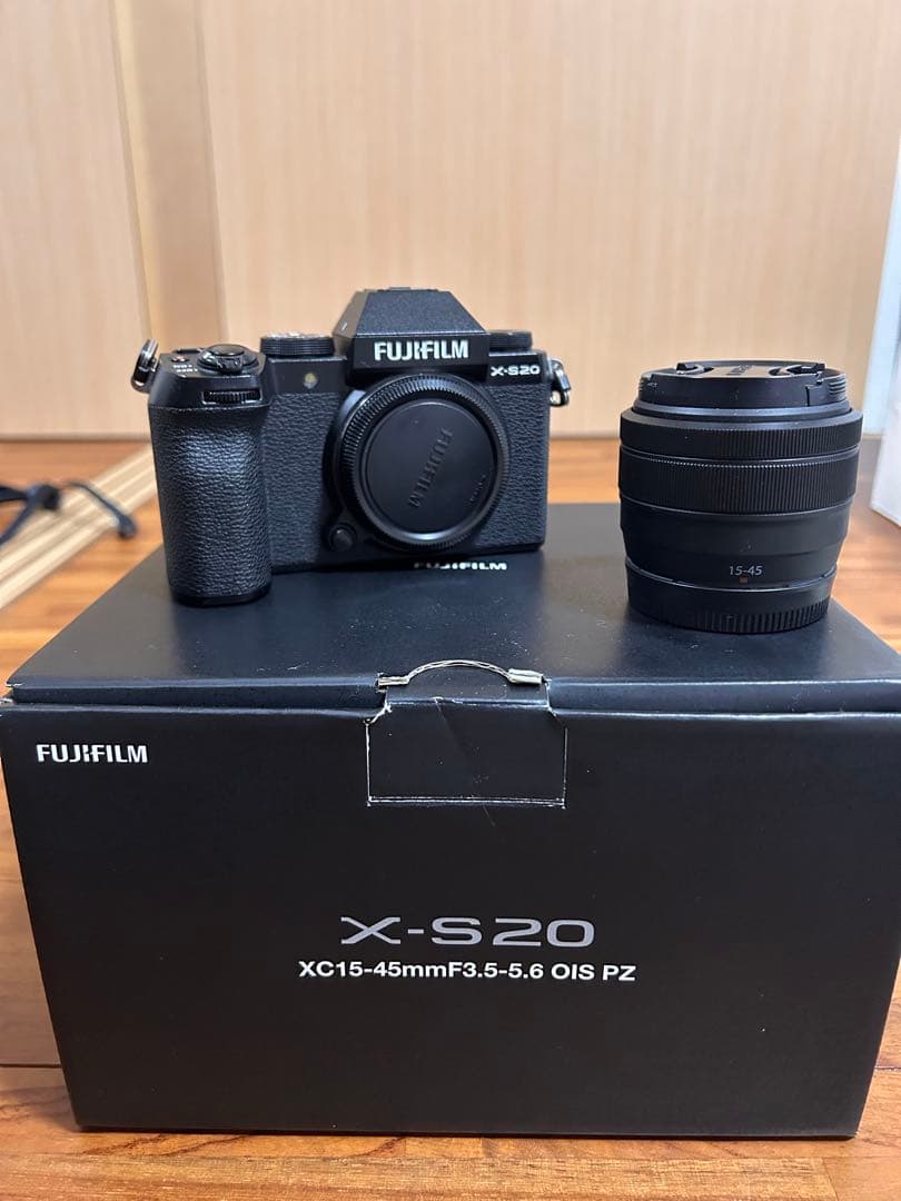 FUJIFILM X-S20 ミラーレスカメラ XC15-45mm