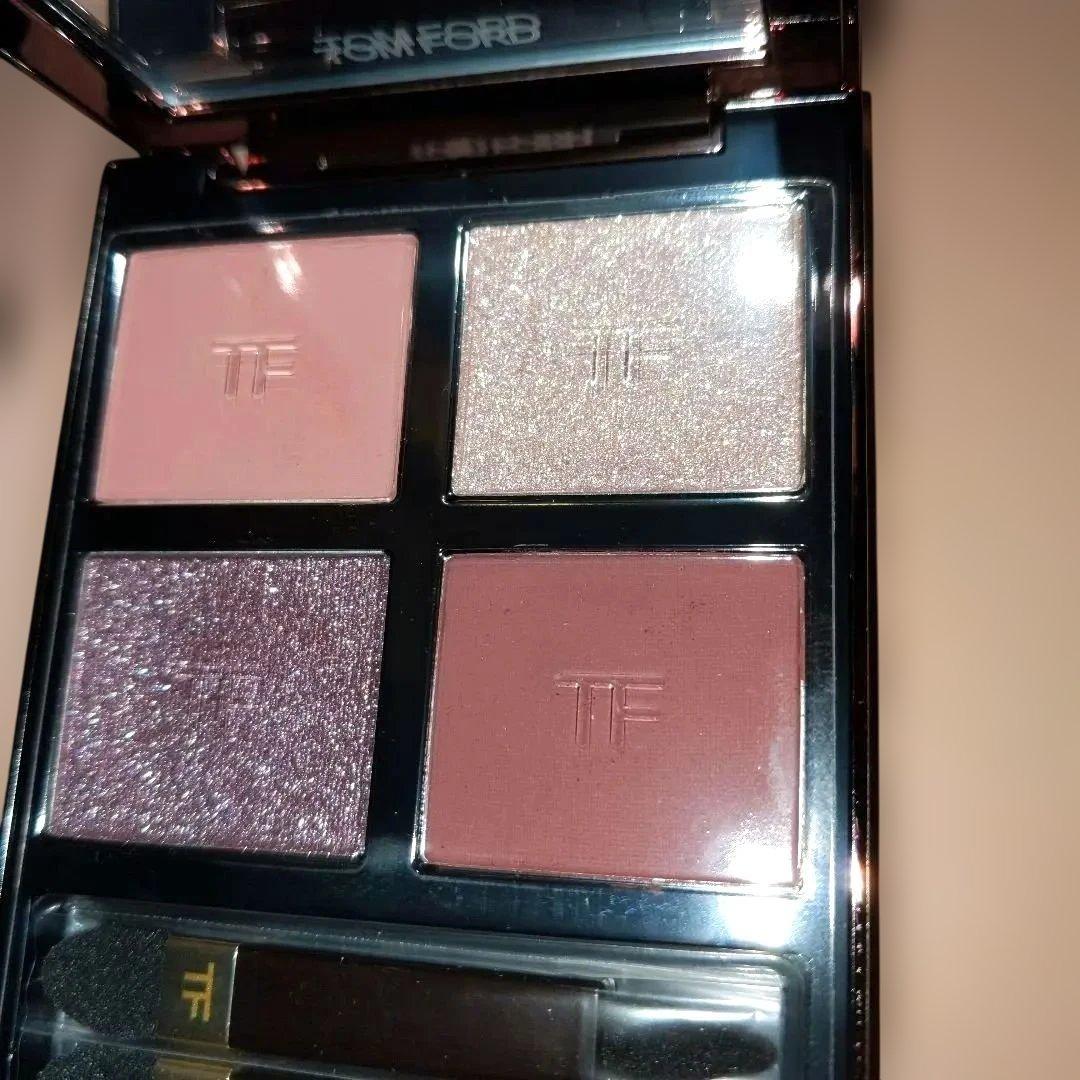 TOM FORD アイカラークォード01S　メタリックモーブ