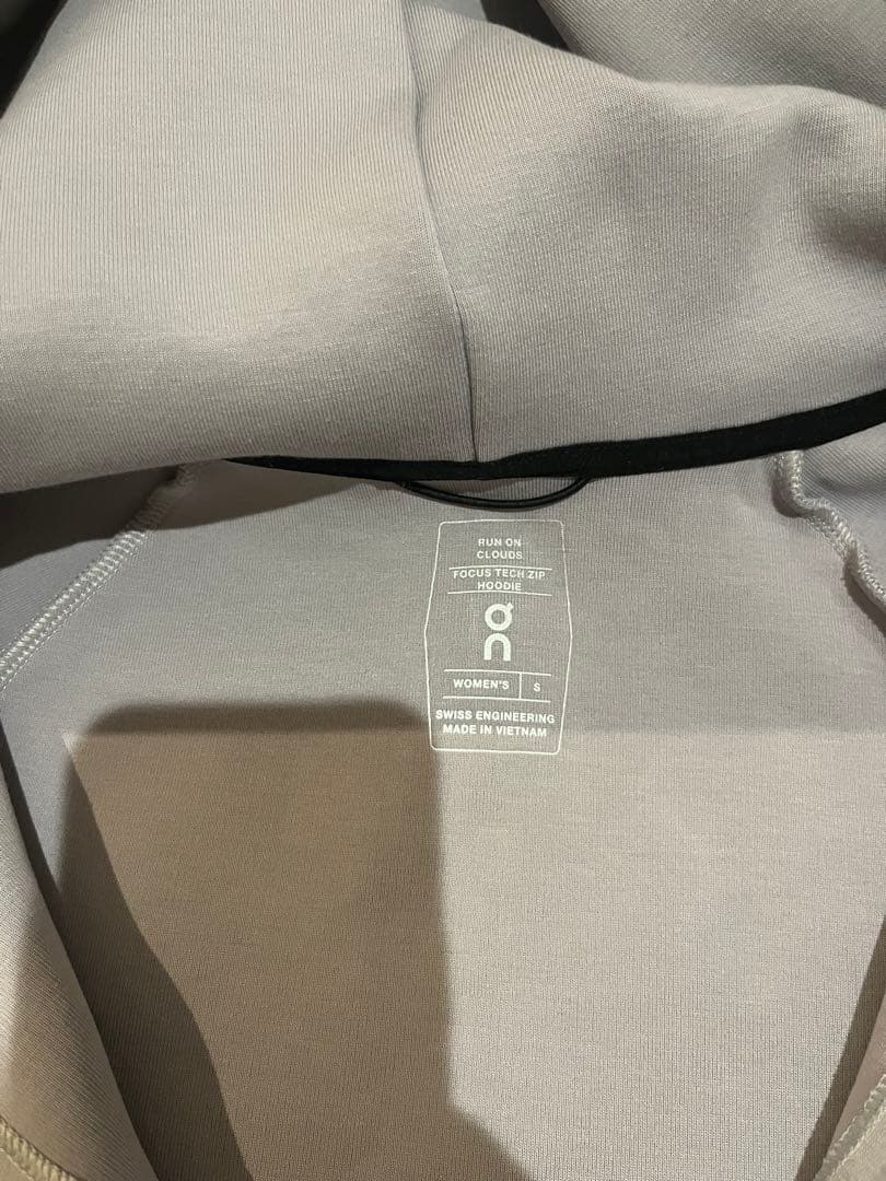 Onウィメンズパーカー