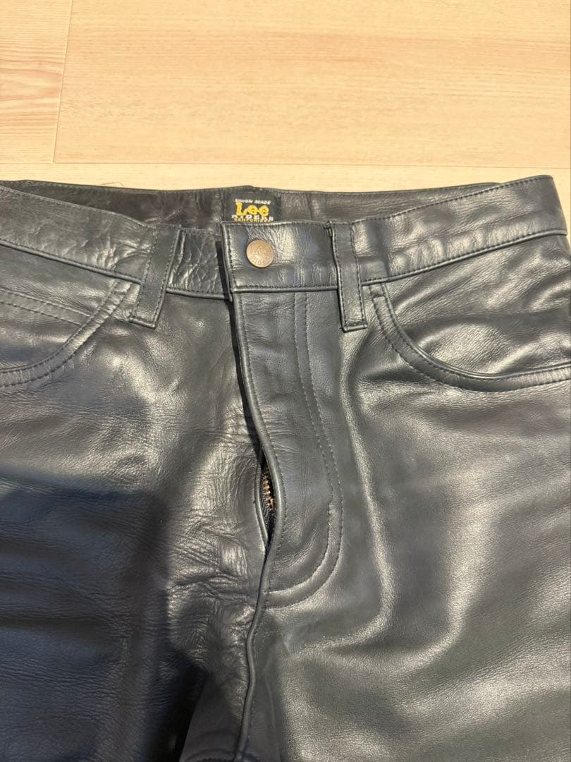 Lee 黒 レザーパンツ　32×34