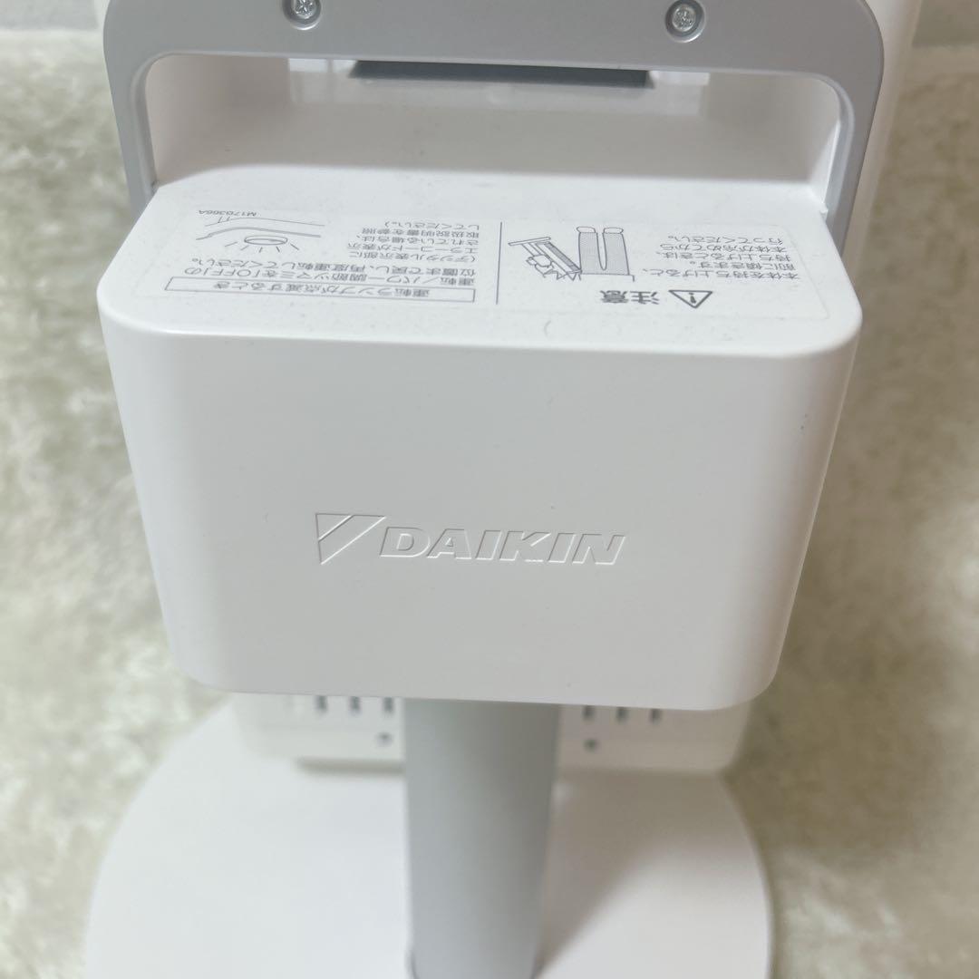 動作OK DAIKIN 電気ヒーター　 2018年製 ERFT11VS-W