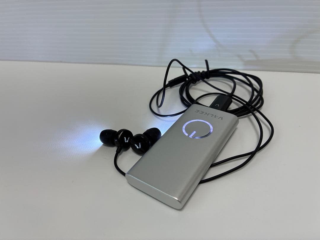 VALKEE バルケー　有線LEDイヤホン