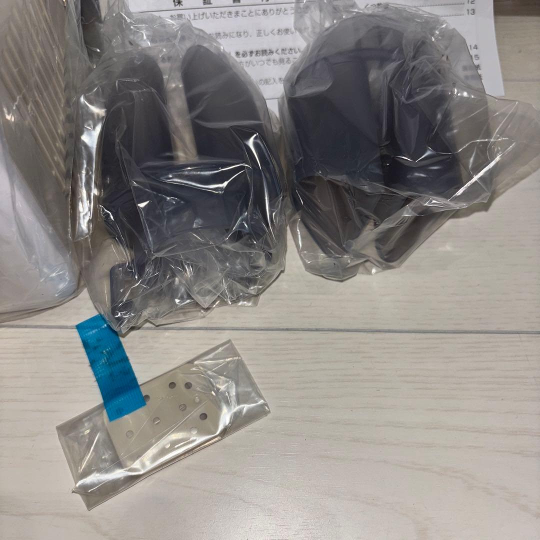 新品未使用　アイリスオーヤマ ふとん乾燥機 KFK-W1-WP