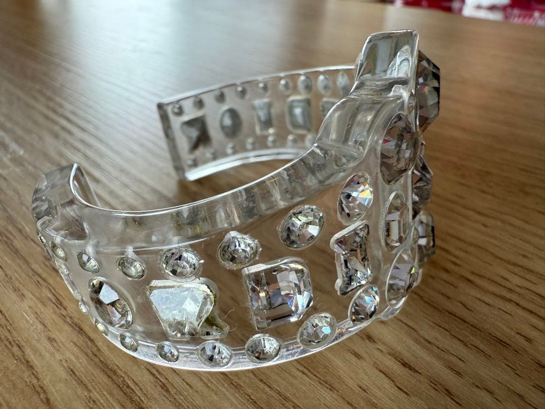 ディオール アクリル バングル クリスタル ビジュー