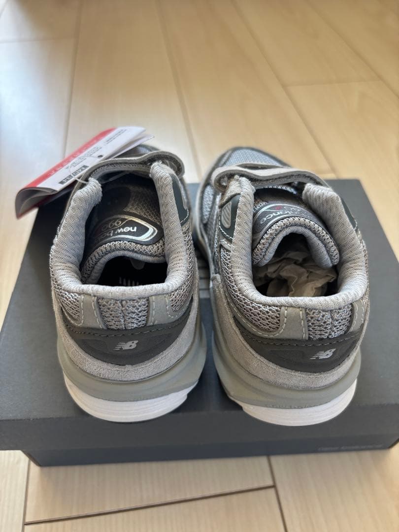 New Balance 990 ベルト付きスニーカー グレー