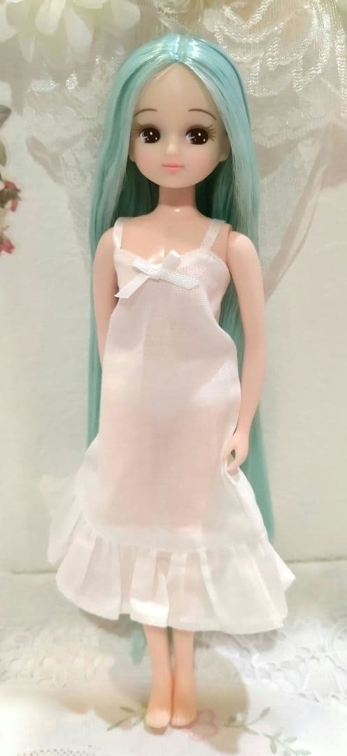リカちゃんキャッスル お人形教室 真ん中分けスーパーロングストレート ② 新品