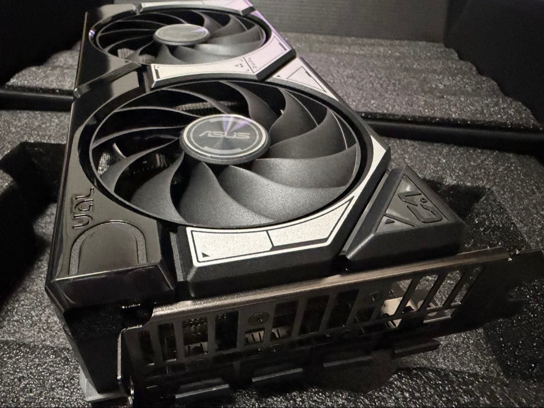 グラフィックボード・グラボ・ビデオカード ASUS Dual GeForce RTX 5060 8GB GDDR7